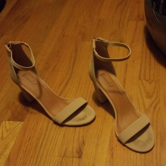 Woman's open toe heel - Picture 4 of 4